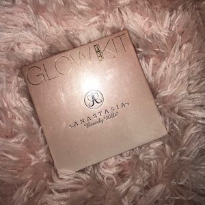 Anastasia Beverly Hills Glow Kit That Glow
