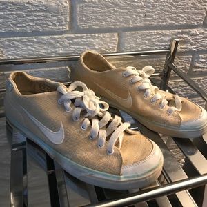 Linen Nike Tennis
