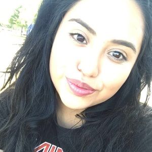 Meet your Posher, Priscila