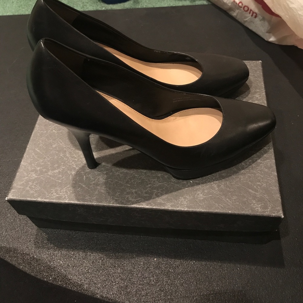 Via Spiga size 9 black leather heels with platform