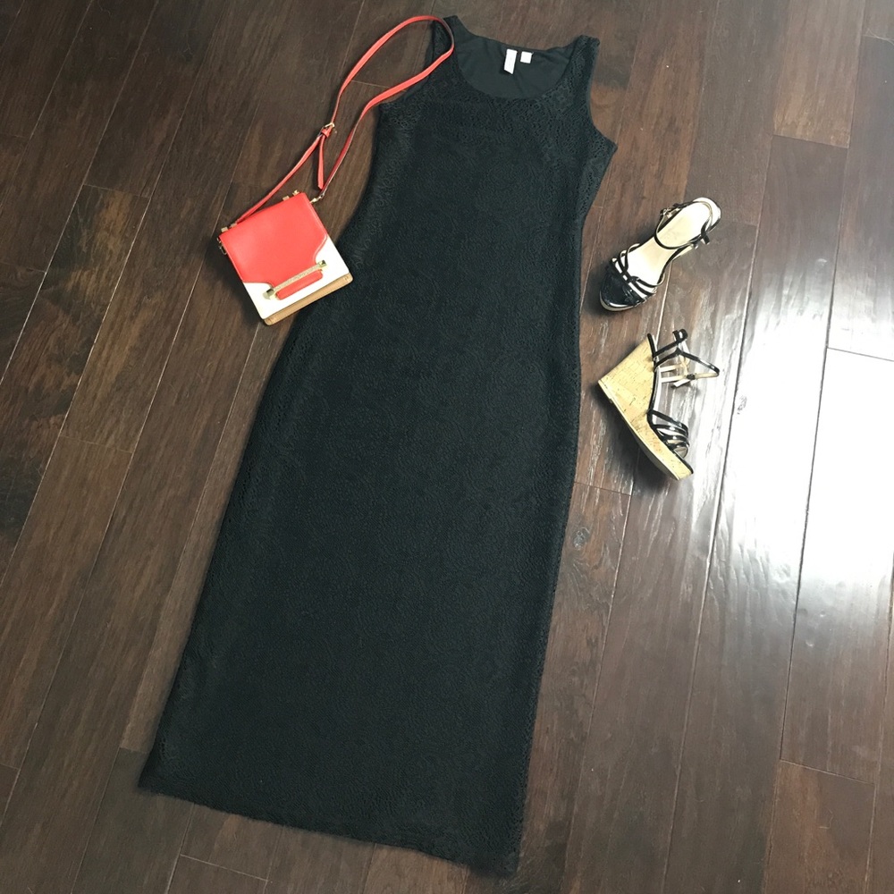 Black Lace Fully Lined Maxi Dress