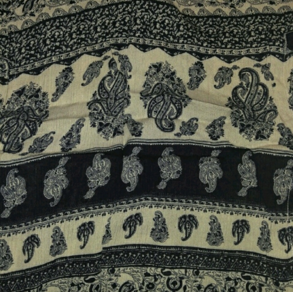 Cold shoulder top - Picture 5 of 6