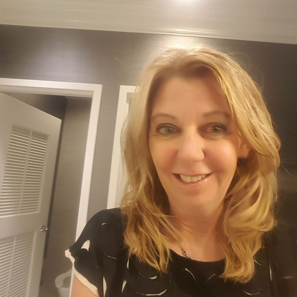 Meet your Posher, Cynthia