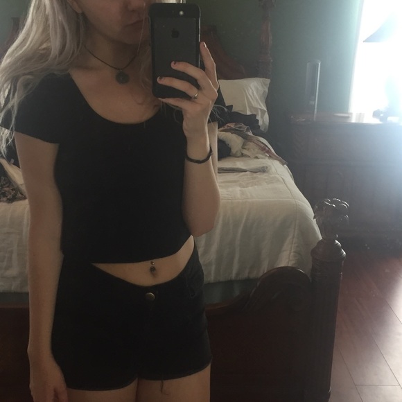 Black CropTop - Picture 1 of 3