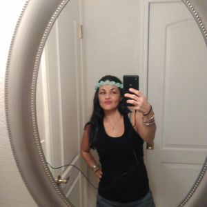 Meet your Posher, Felicia