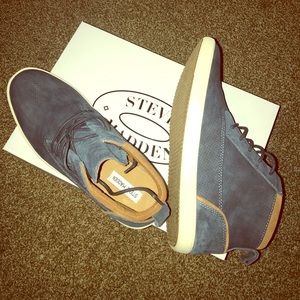 Steve Madden Navy Blue Suede Shoes - Brand New