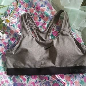 Nike PRO 360° support sports bra