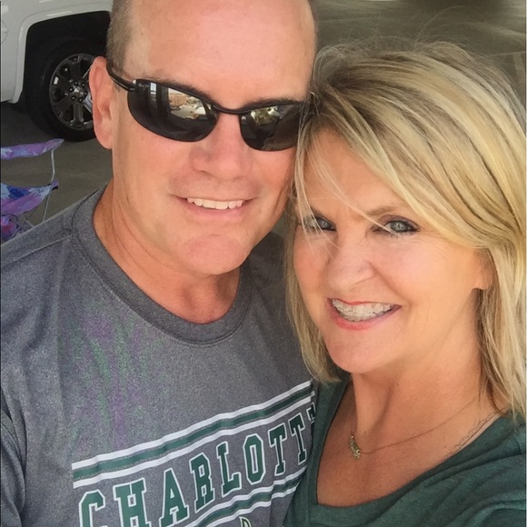 Meet your Posher, Lisa - Picture 1 of 1