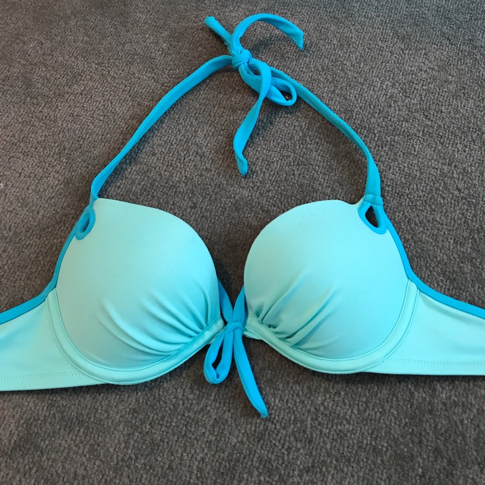 Victoria’s Secret 32a bikini top