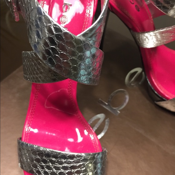 Size 6 silver Helena bebe heel. - Picture 3 of 9