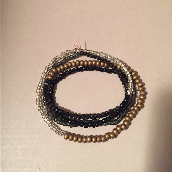 Beaded bracelet with multiple different beads - Picture 1 of 3
