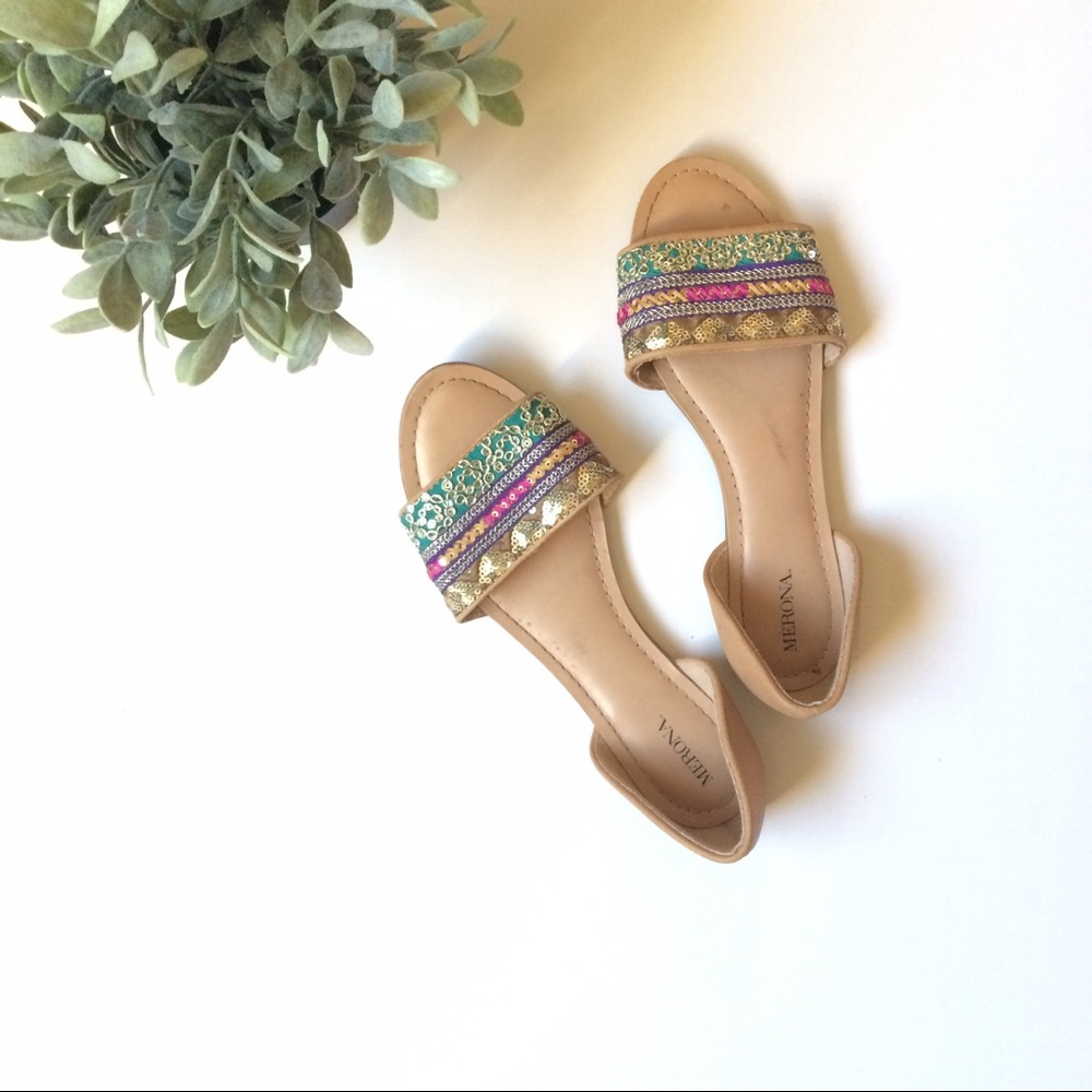 Embroidered slides