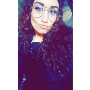 Meet your Posher, Melanie