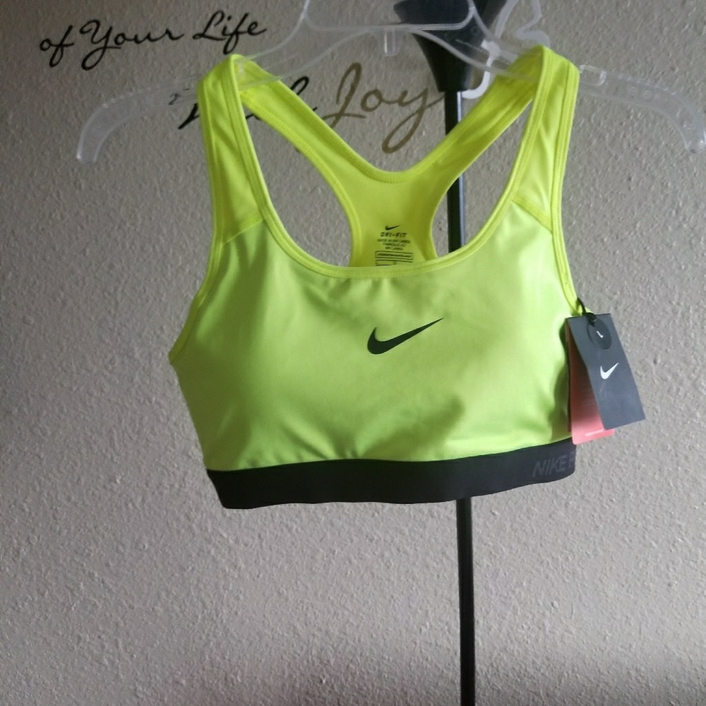NIKE Pro 360° support sports bra