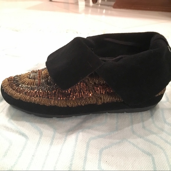 🎉HP🎉House of Harlow 1960 beaded moccasins - Picture 5 of 8