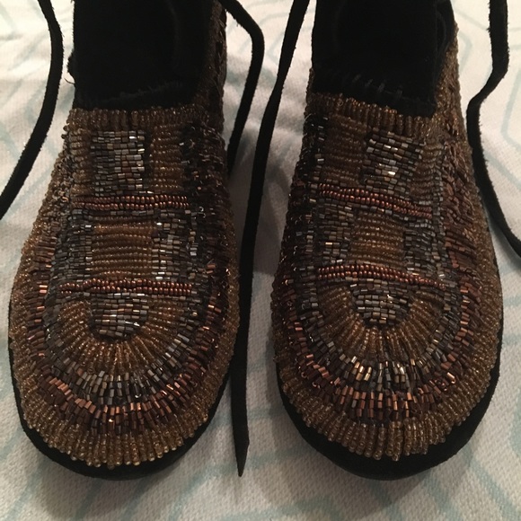 🎉HP🎉House of Harlow 1960 beaded moccasins - Picture 3 of 8
