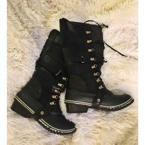 SOREL Conquest Carly Lace-Up Boot