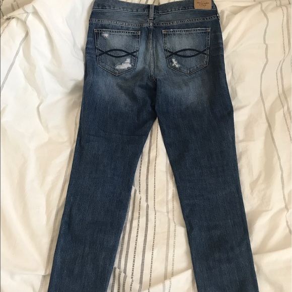 Abercrombie&Fitch distressed jeans. - Picture 2 of 4
