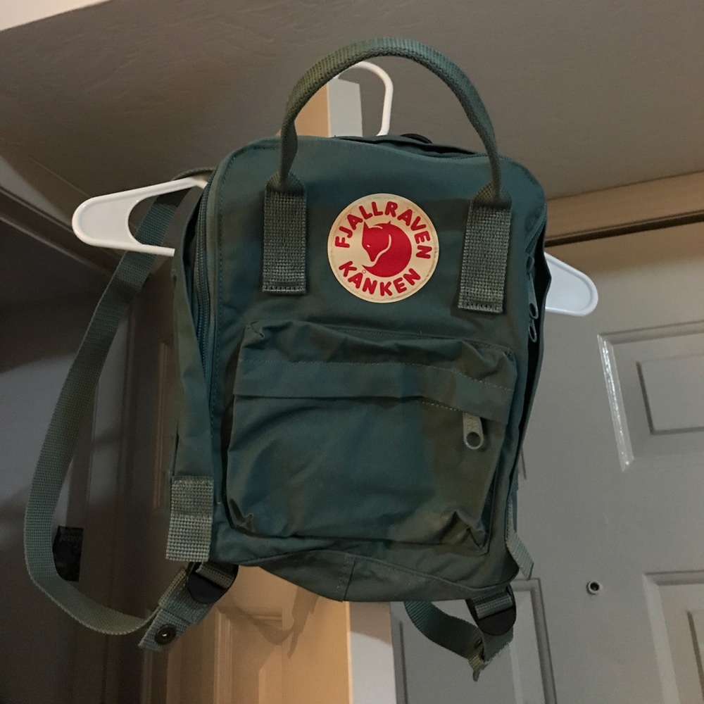 Fjallraven Kanken mini book bag