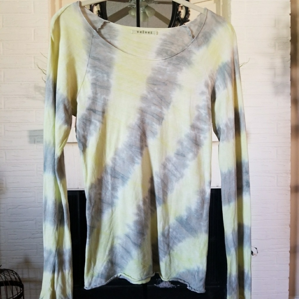 VELVET BY GRAHAM & SPENCER LONG SLEEVE TOP SIZE M