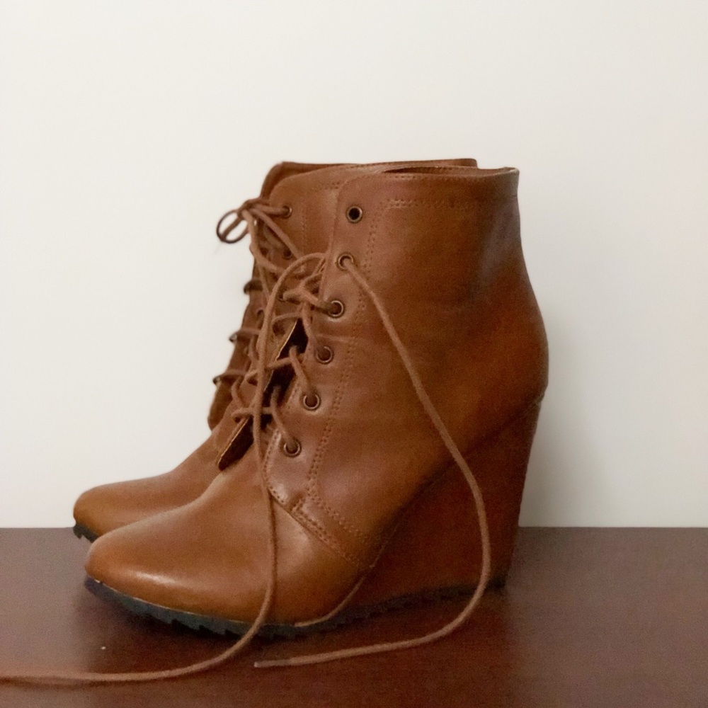 Lace up booties!