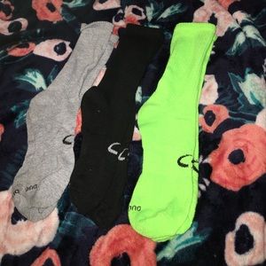3 pairs of socks