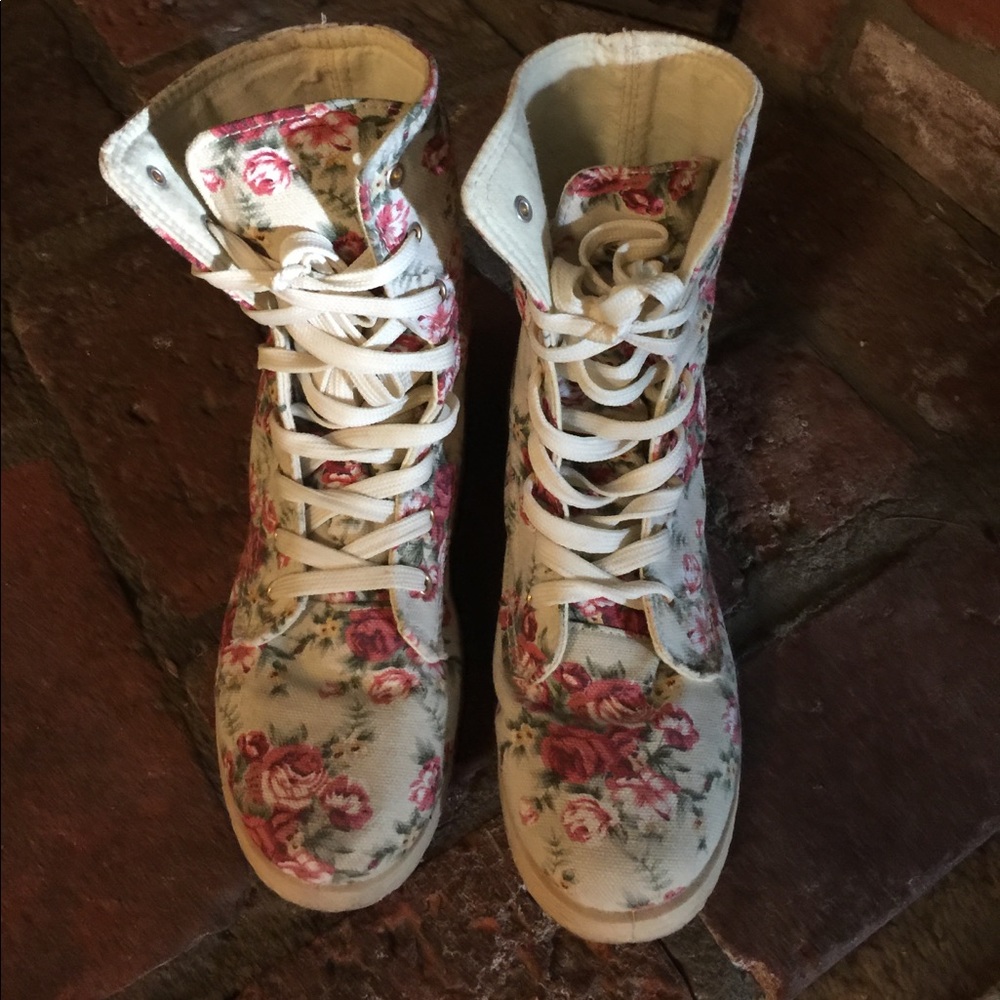 Rue 21 Size 6:7 Floral Boots