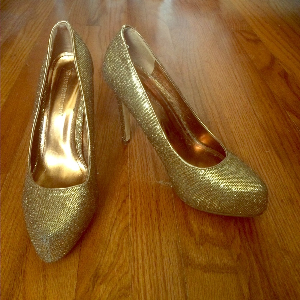 Just Fab Gold Glittery 4.5" heels