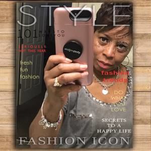 Meet your Posher, Robin