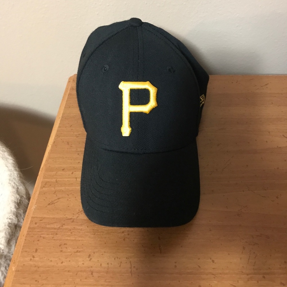 Authentic pirates fitted hat