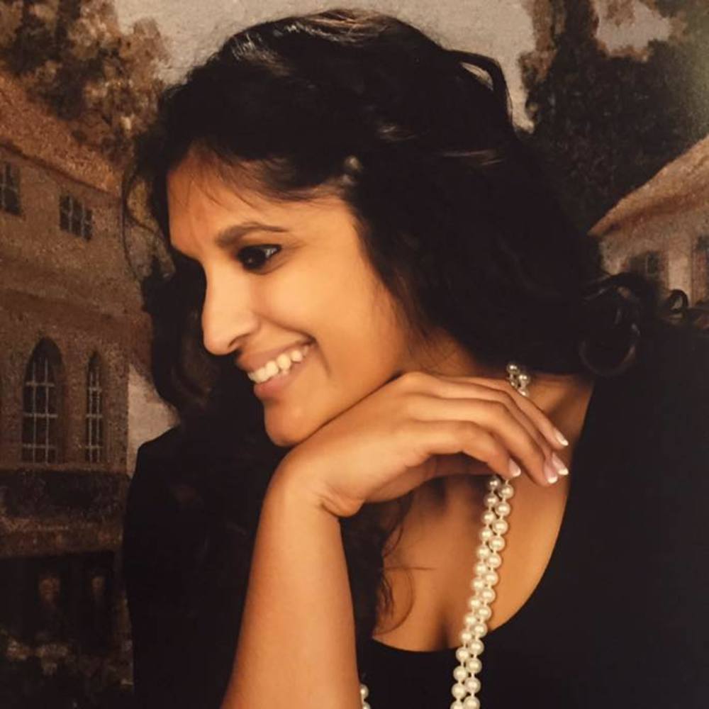 Meet your Posher, Joya