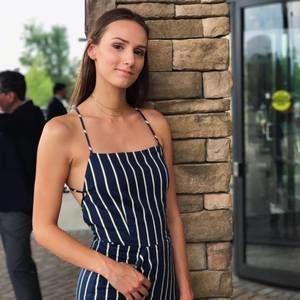 Meet your Posher, Dana