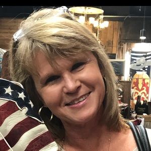 Meet your Posher, Melissa