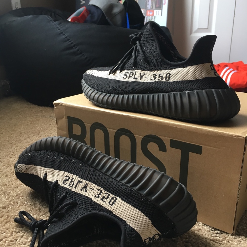 yeezy boost 350 v2 oreo