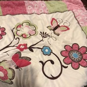 Girl crib comforter set