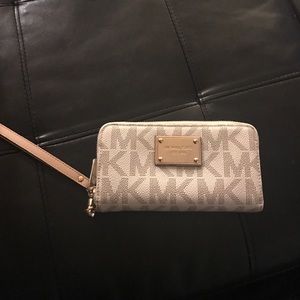 Michael Kors Wallet wristlet