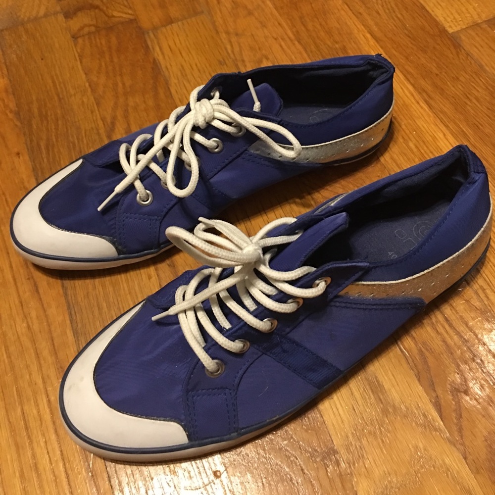 European style Blue Sneakers