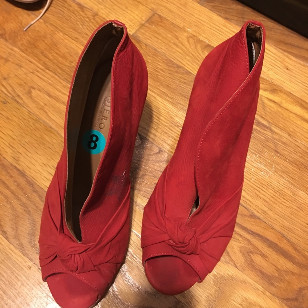 Red shoes