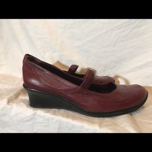 Wedge Mary-Jane shoes by Michelle D