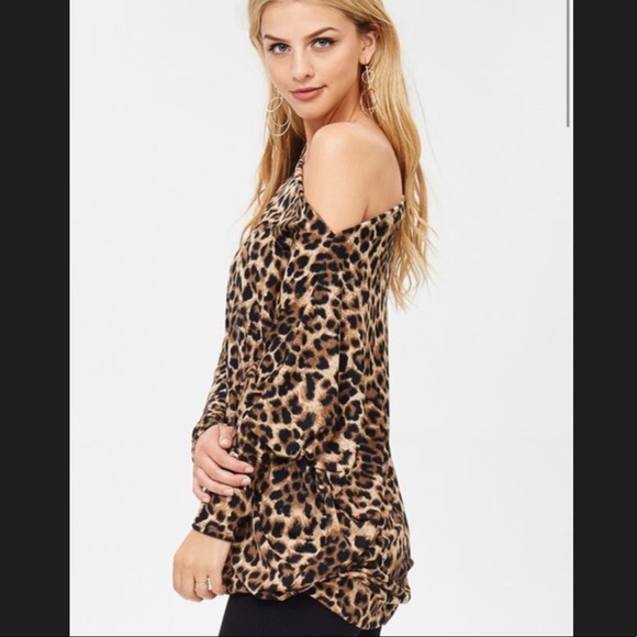 Off the Shoulder Leopard Print Top Jersey Knit - Picture 4 of 6