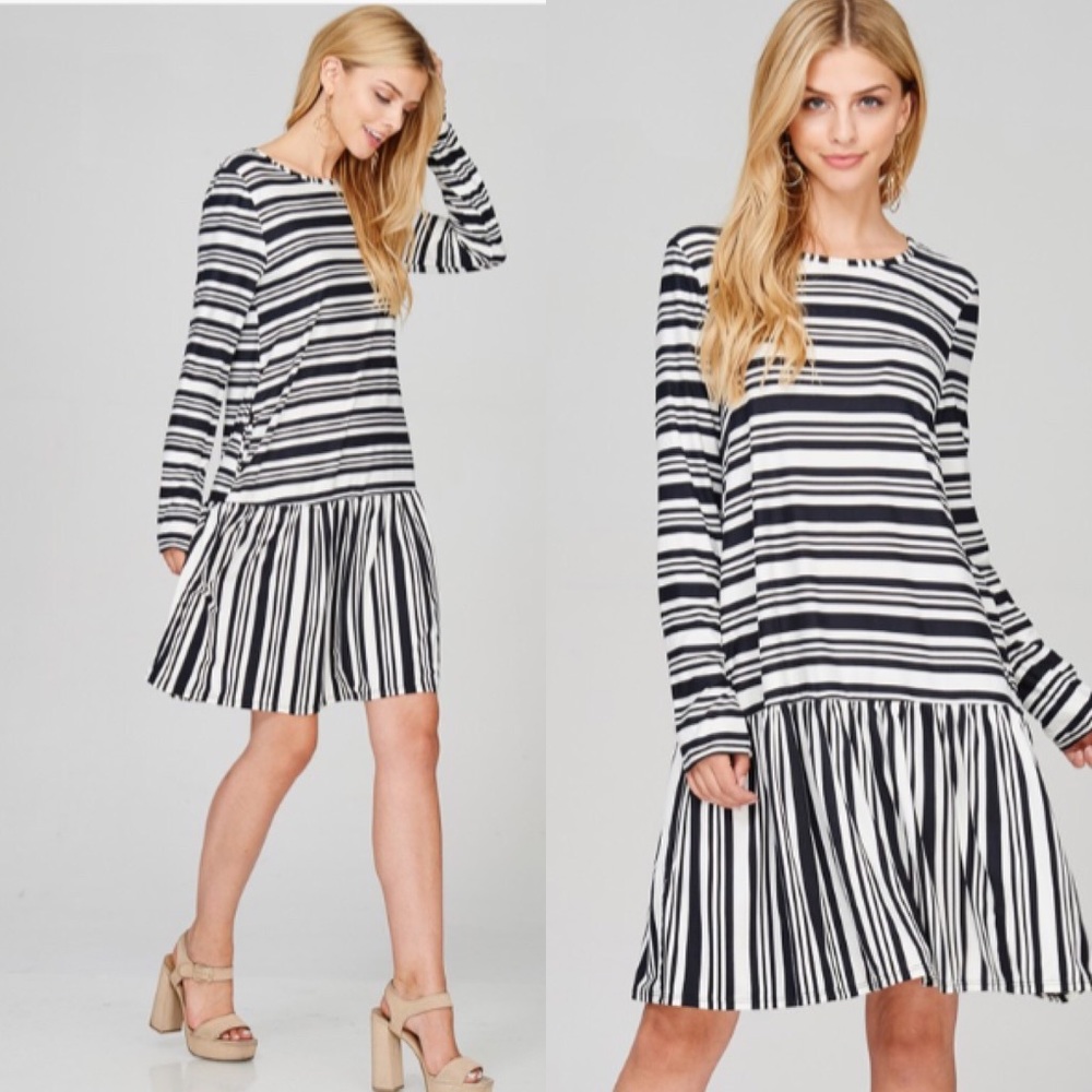 ❤️NEW❤️ Adorable Striped Knee Length Modest Dress