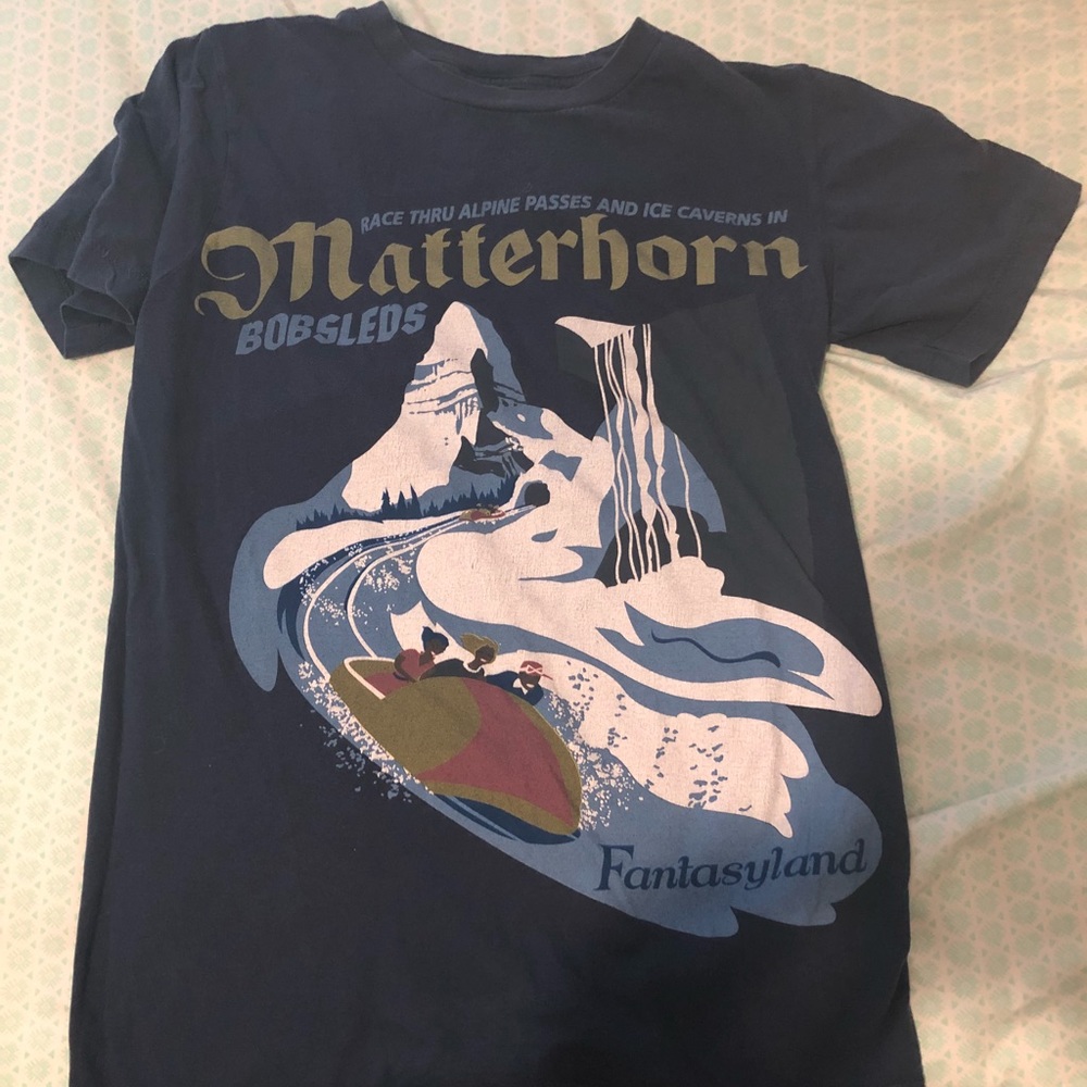 Matterhorn Disneyland tshirt mans small