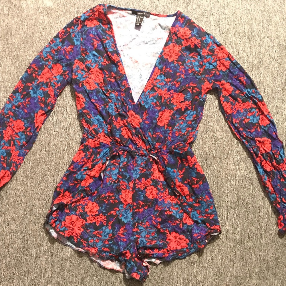 Beautiful long sleeve ruffled floral romper