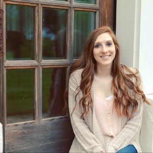 Meet your Posher, Danielle