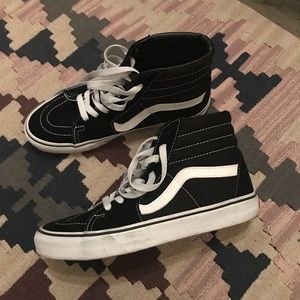 VANS SK8 HI’S LIKE NEW