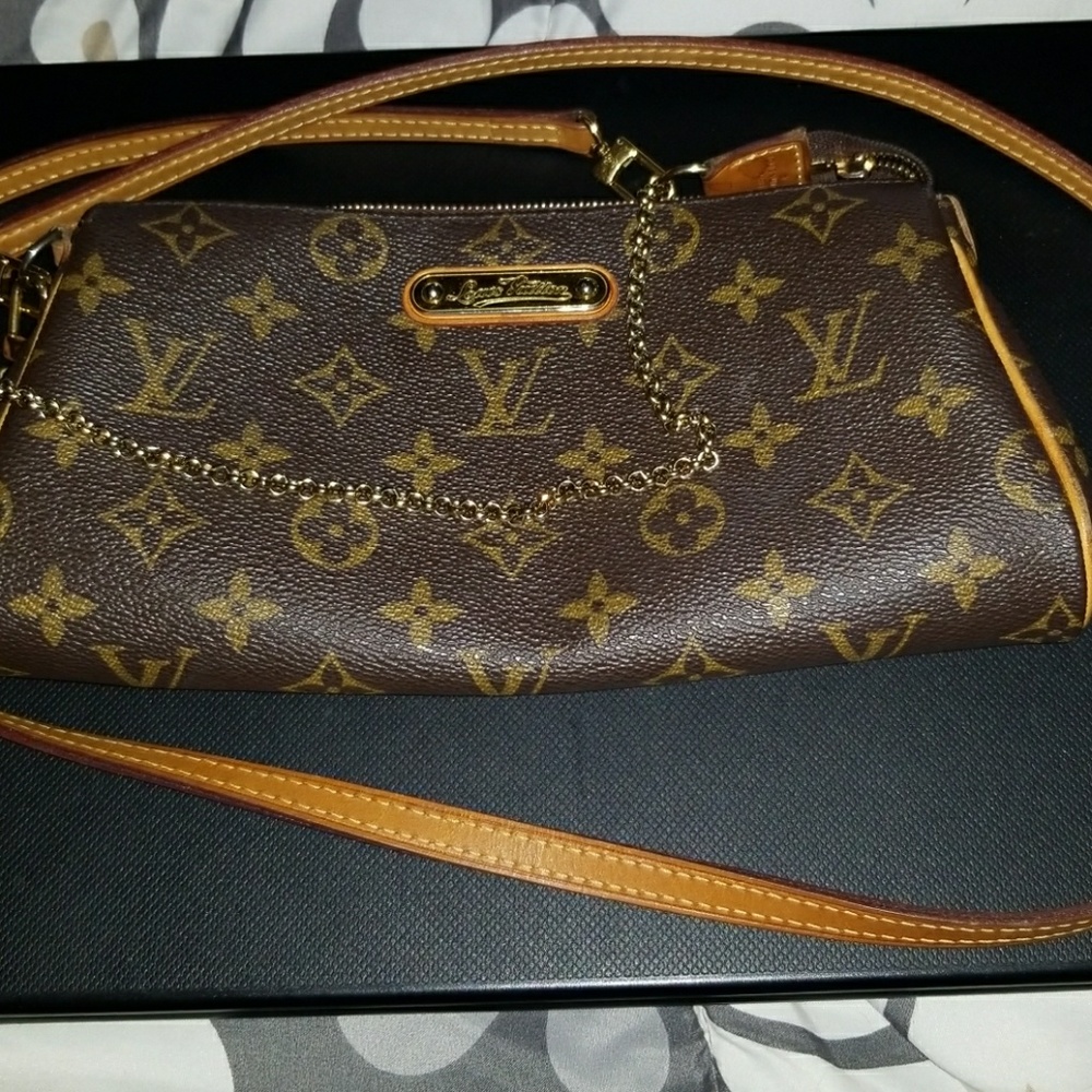 Used in good condition LOUIS VUITTON EVA
