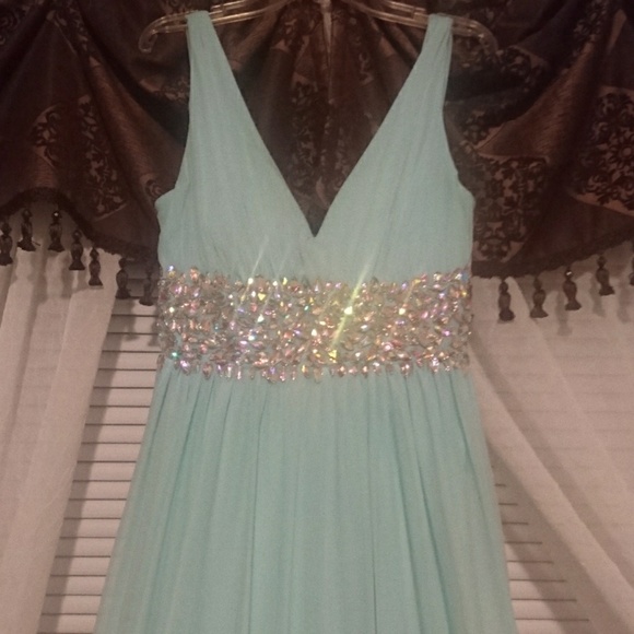 Dress - Picture 2 of 3