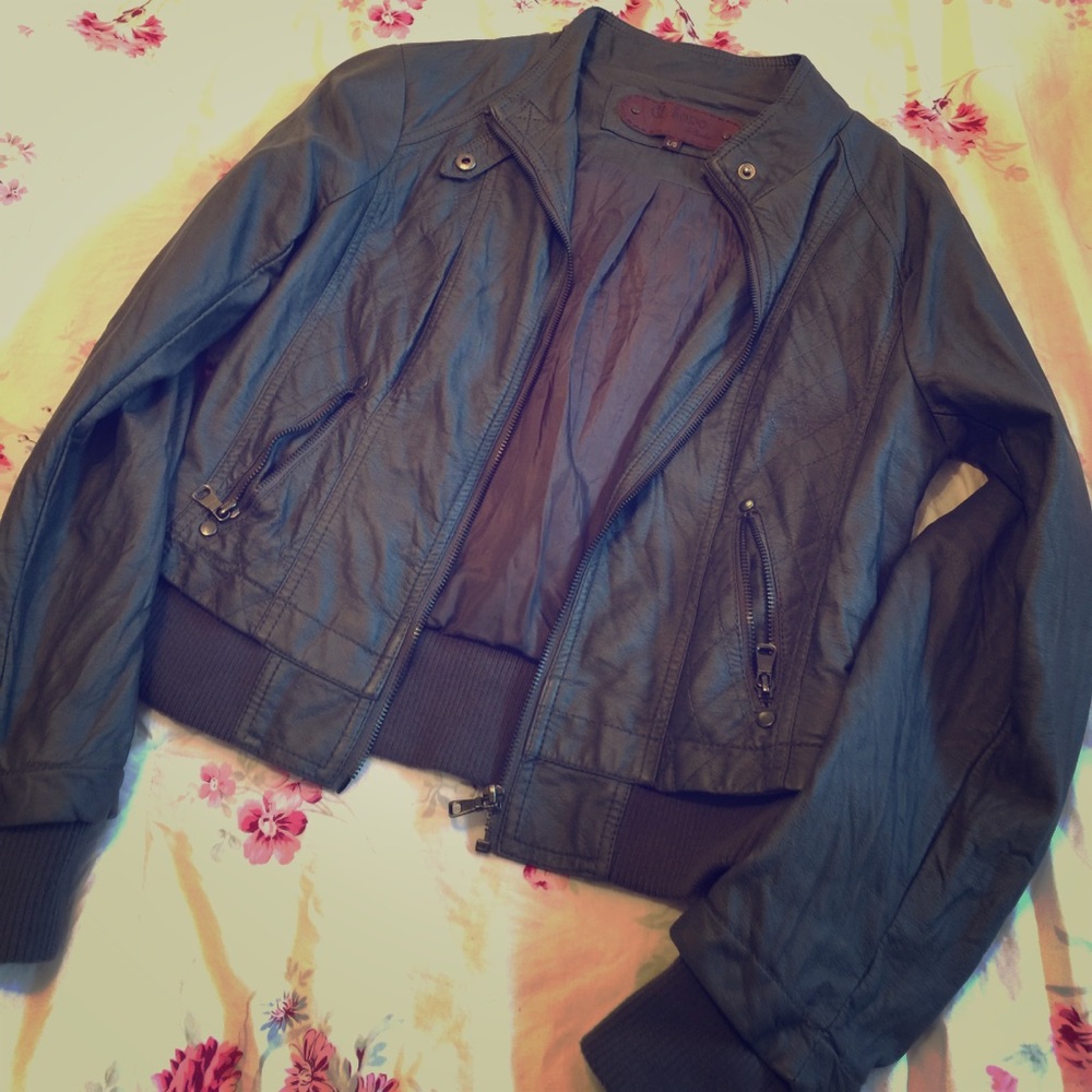 ⚡️THEE PERFECT PLEATHER JACKET⚡️