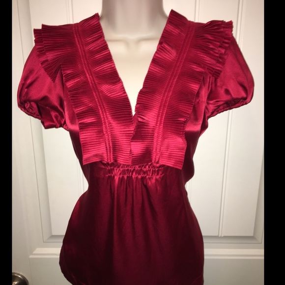 ❤️💋 BCBG MaxAzria Red 100% Silk Ruffled Top - Picture 2 of 7