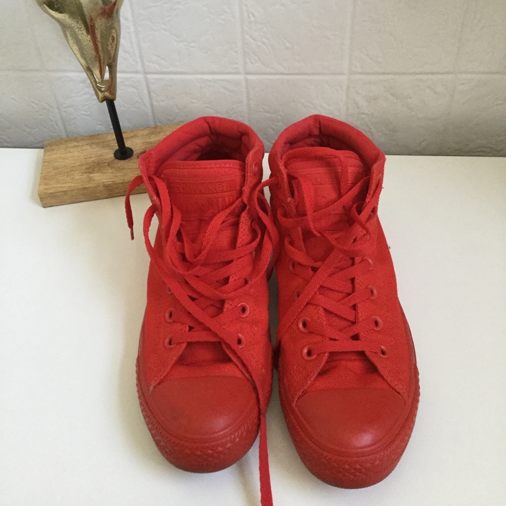 ‼️ 2 HOUR  SALE‼️The chuck Taylor All Star